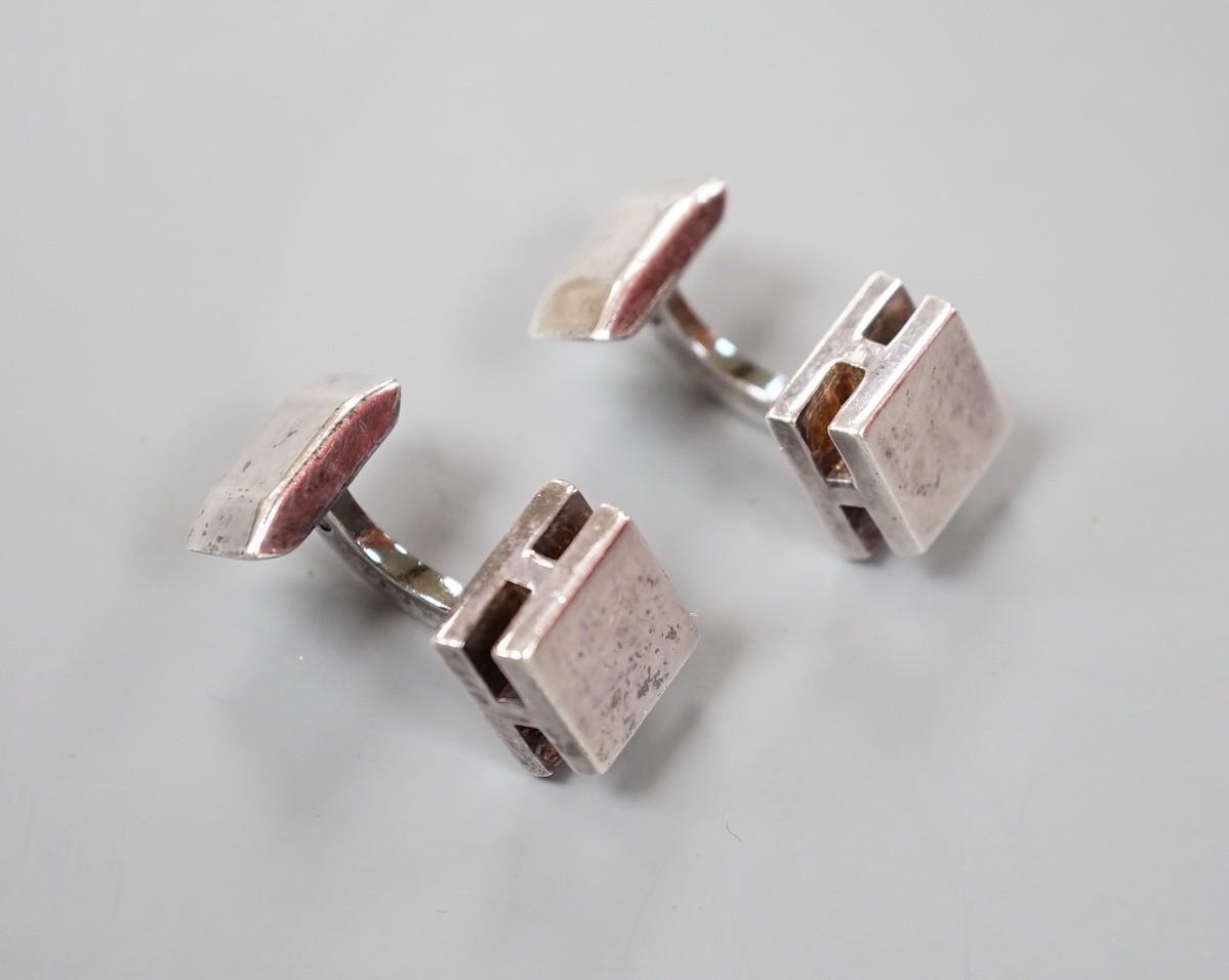 A pair of Hermes 925 cufflinks.